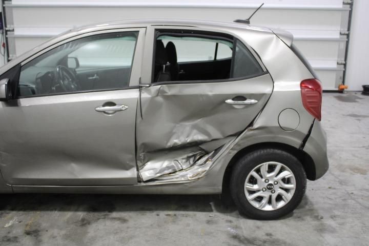 Photo 5 VIN: KNAB3511AJT053275 - KIA PICANTO HATCHBACK 