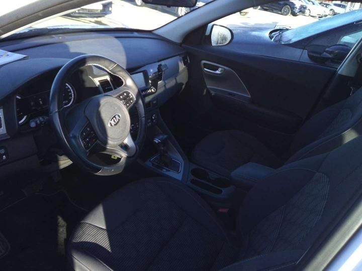 Photo 8 VIN: KNACB81CGJ5163266 - KIA NIRO 