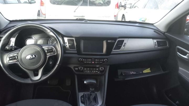 Photo 9 VIN: KNACB81CGJ5179962 - KIA NIRO 