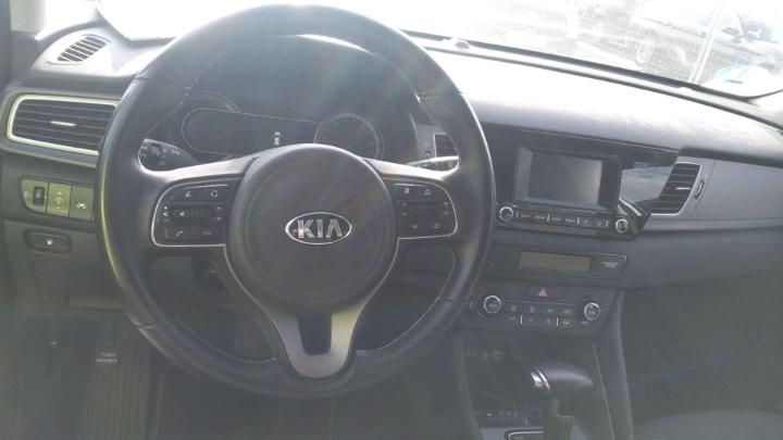 Photo 12 VIN: KNACB81CGJ5188654 - KIA NIRO 