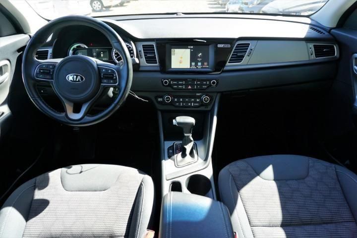 Photo 8 VIN: KNACB81CGJ5193701 - KIA NIRO SUV 