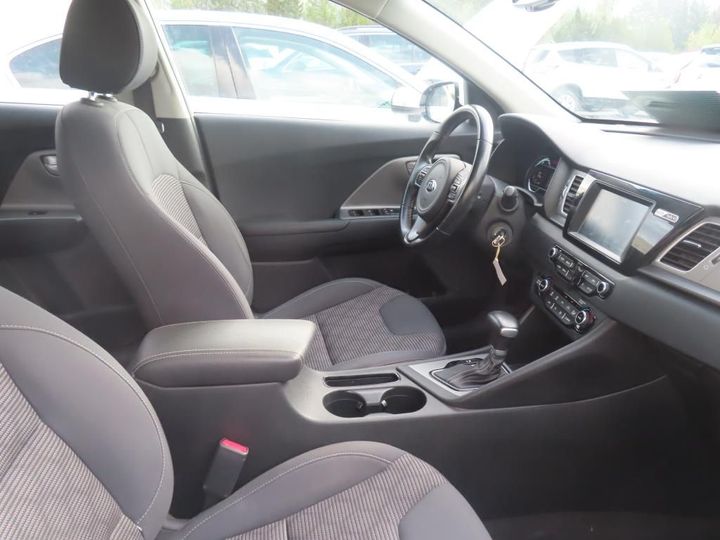 Photo 2 VIN: KNACB81CGJ5200475 - KIA NIRO 