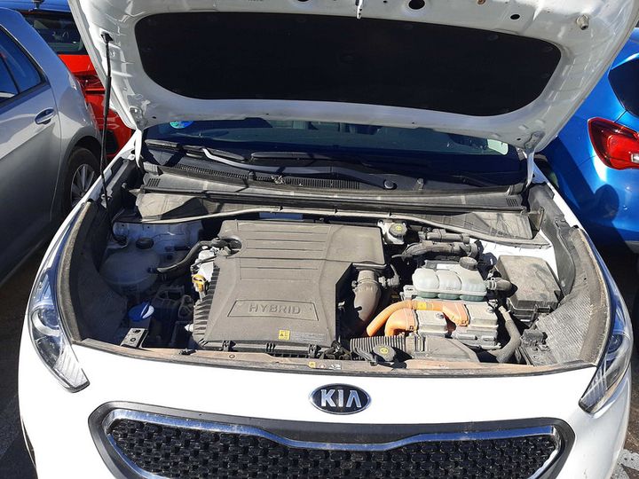 Photo 8 VIN: KNACB81CGK5245915 - KIA NIRO 