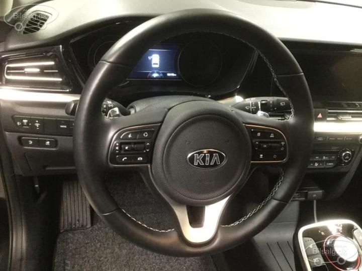 Photo 8 VIN: KNACB81GFM5088792 - KIA NIRO SUV 