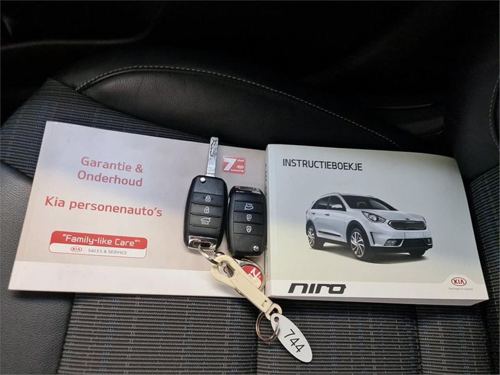 Photo 9 VIN: KNACC81CGH5022403 - KIA NIRO 