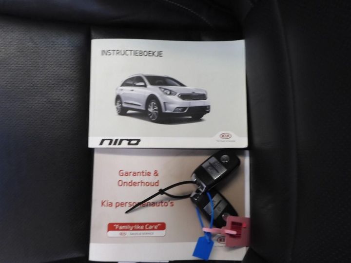 Photo 12 VIN: KNACC81CGH5040847 - KIA NIRO 