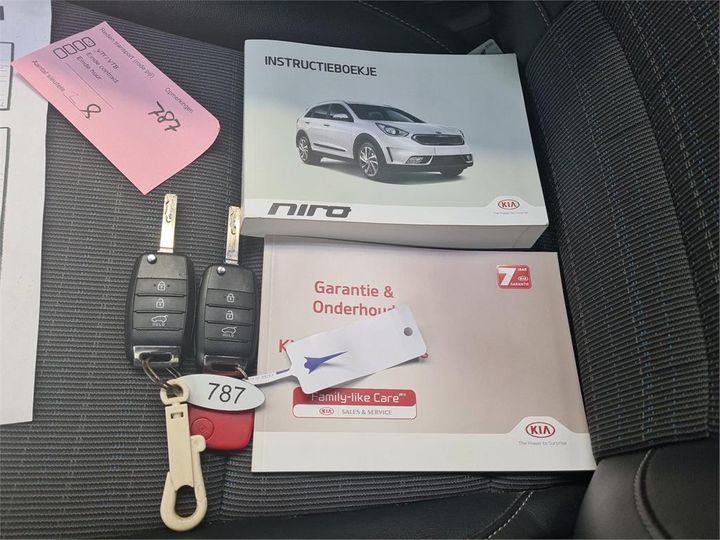 Photo 9 VIN: KNACC81CGH5043509 - KIA NIRO 