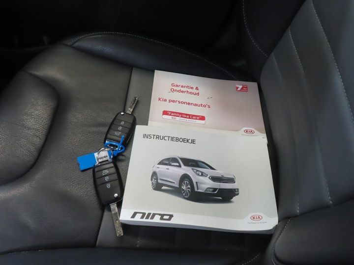 Photo 10 VIN: KNACC81CGH5045479 - KIA NIRO 