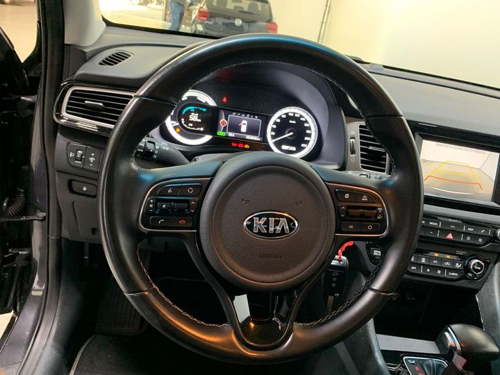 Photo 10 VIN: KNACC81CGH5064131 - KIA NIRO 