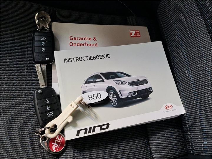 Photo 9 VIN: KNACC81CGH5073437 - KIA NIRO 