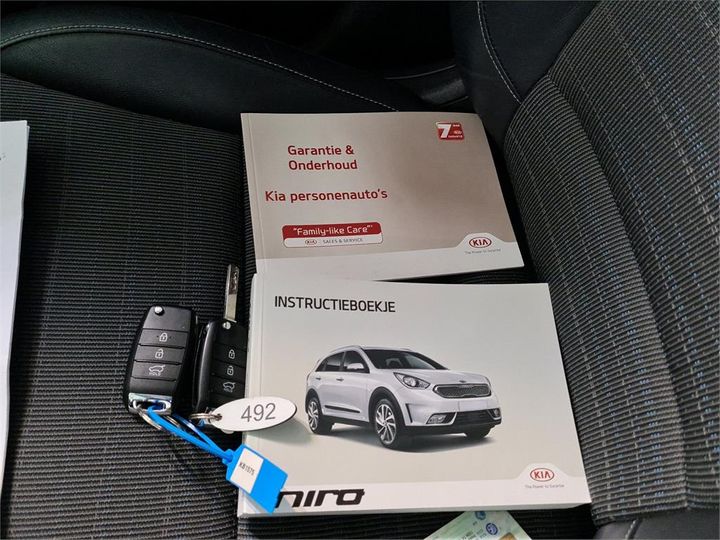 Photo 9 VIN: KNACC81CGH5077540 - KIA NIRO 