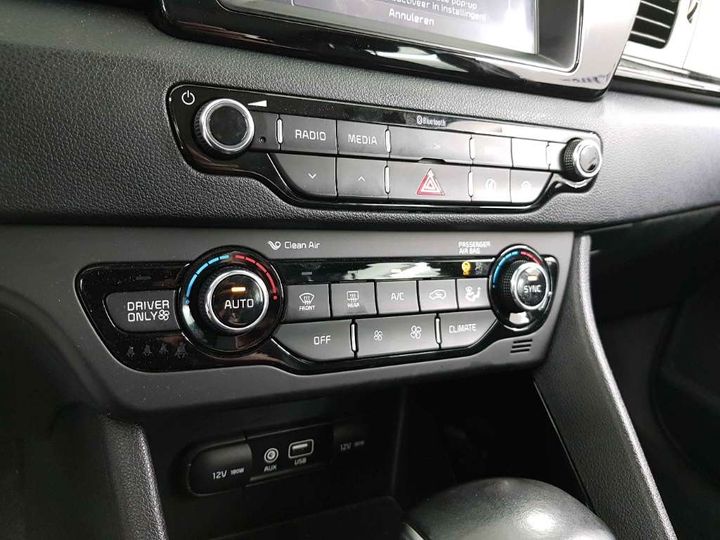 Photo 9 VIN: KNACC81CGH5083940 - KIA NIRO 