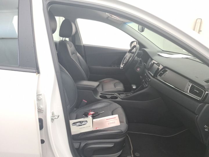 Photo 30 VIN: KNACC81CGH5086649 - KIA NIRO 