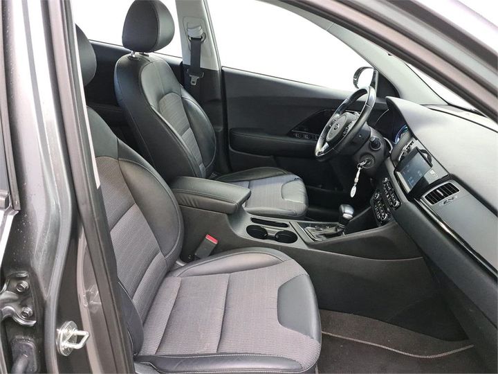 Photo 5 VIN: KNACC81CGJ5115379 - KIA NIRO 