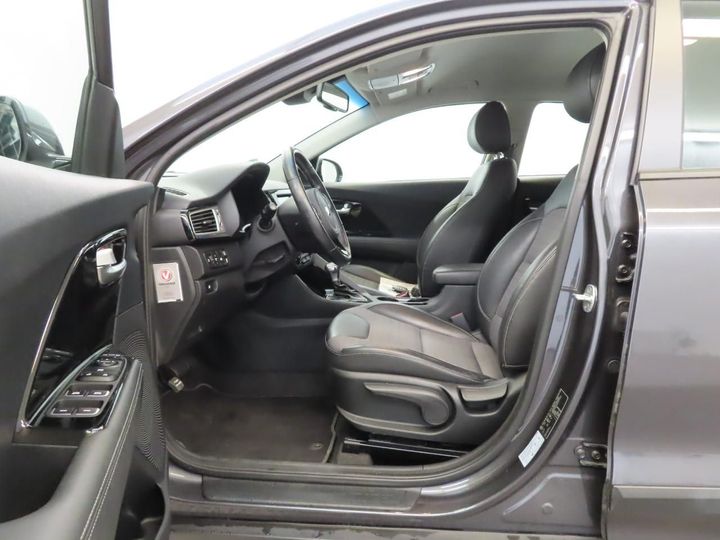 Photo 6 VIN: KNACC81CGJ5115422 - KIA NIRO 