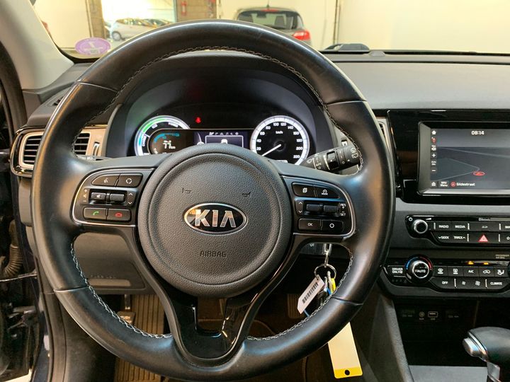 Photo 10 VIN: KNACC81CGJ5123158 - KIA NIRO 