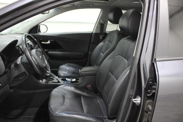 Photo 9 VIN: KNACC81CGJ5137818 - KIA NIRO SUV 