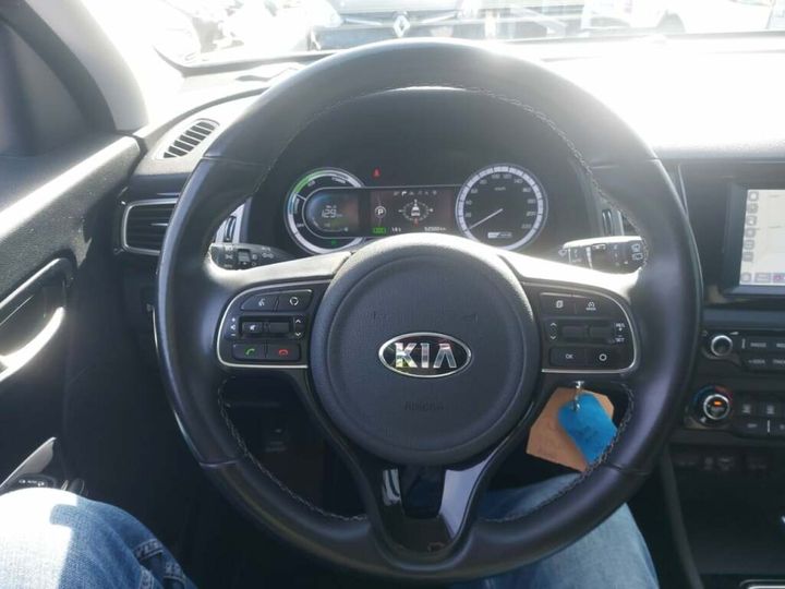 Photo 8 VIN: KNACC81CGJ5151663 - KIA NIRO 