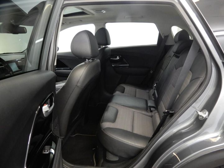 Photo 6 VIN: KNACC81CGJ5158371 - KIA NIRO 