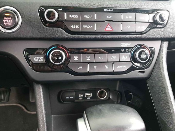 Photo 9 VIN: KNACC81CGJ5173917 - KIA NIRO 