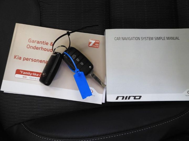 Photo 10 VIN: KNACC81CGJ5174107 - KIA NIRO 