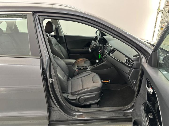 Photo 2 VIN: KNACC81CGJ5181032 - KIA NIRO 