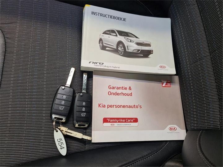 Photo 9 VIN: KNACC81CGJ5181221 - KIA NIRO 