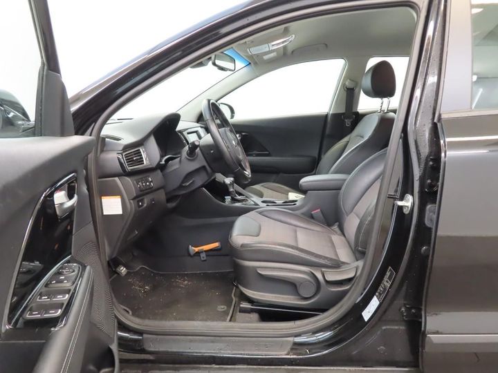 Photo 5 VIN: KNACC81CGJ5182975 - KIA NIRO 