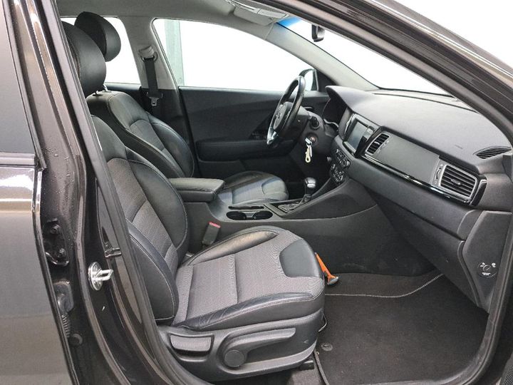 Photo 5 VIN: KNACC81CGJ5183857 - KIA NIRO 