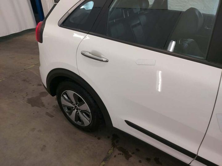 Photo 6 VIN: KNACC81CGJ5184176 - KIA NIRO 