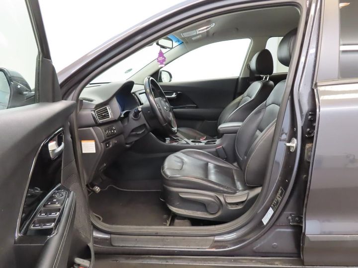 Photo 5 VIN: KNACC81CGJ5188881 - KIA NIRO 