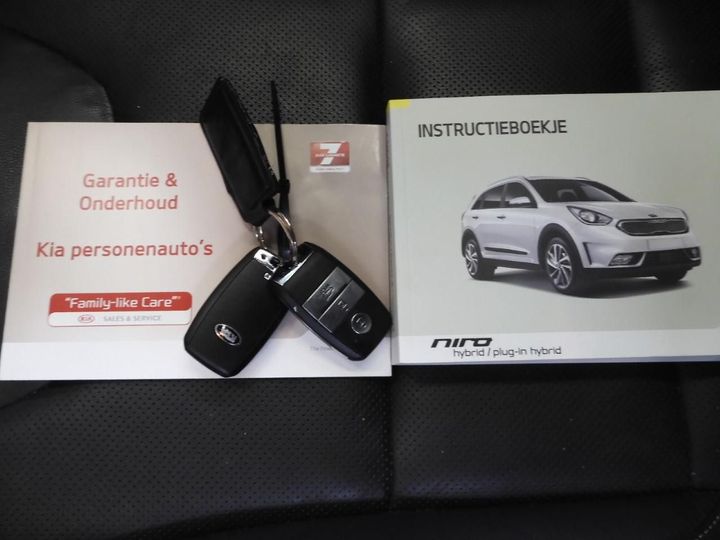 Photo 10 VIN: KNACC81CGJ5188934 - KIA NIRO 