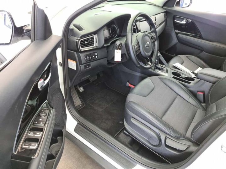 Photo 18 VIN: KNACC81CGK5266069 - KIA NIRO 