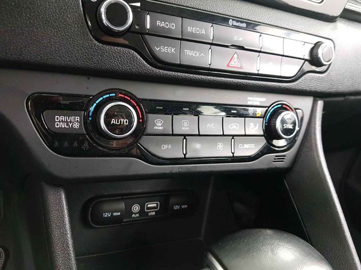 Photo 9 VIN: KNACC81CGK5266751 - KIA NIRO 