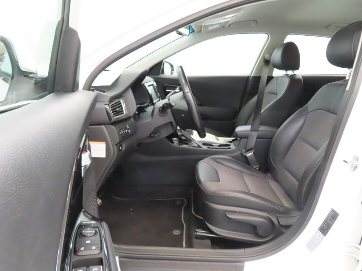 Photo 4 VIN: KNACC81CGK5270118 - KIA NIRO 