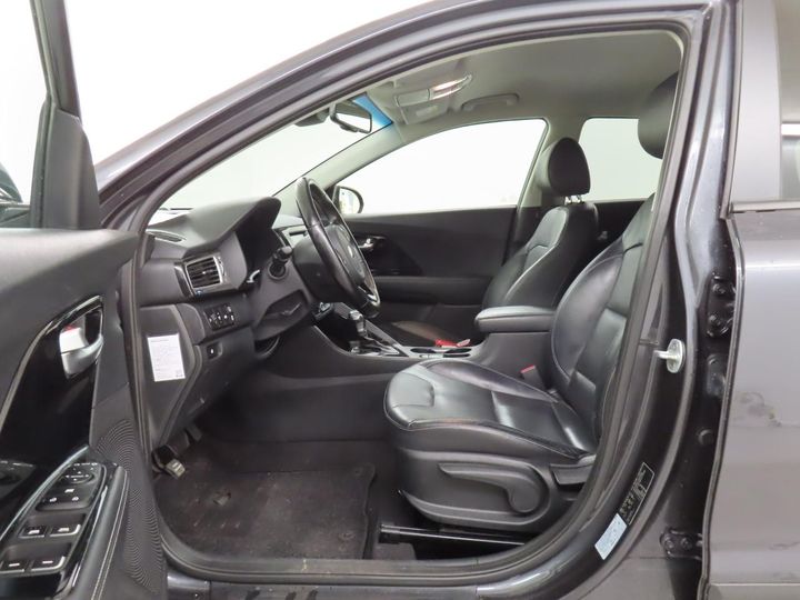 Photo 4 VIN: KNACC81CGK5270548 - KIA NIRO 