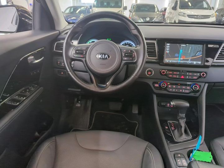 Photo 10 VIN: KNACC81CGK5270674 - KIA NIRO 