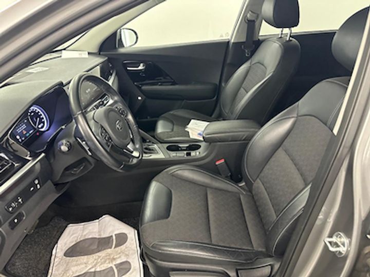 Photo 4 VIN: KNACC81CGL5311677 - KIA NIRO HEV - 2020 