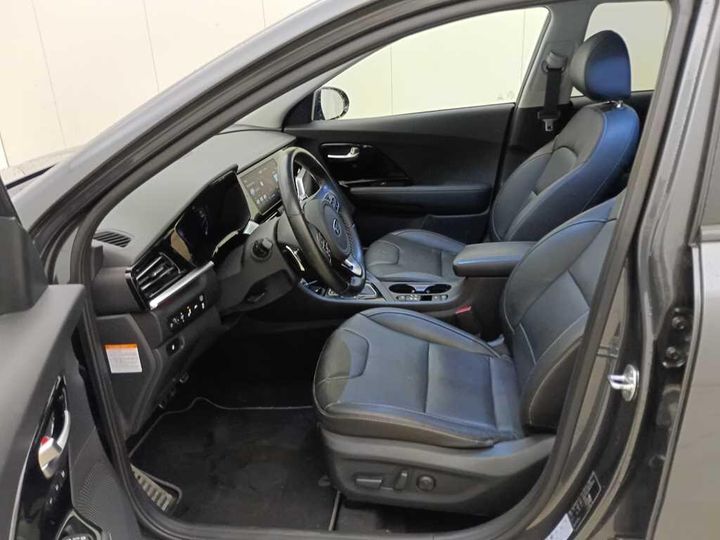 Photo 10 VIN: KNACC81CGM5458649 - KIA NIRO 