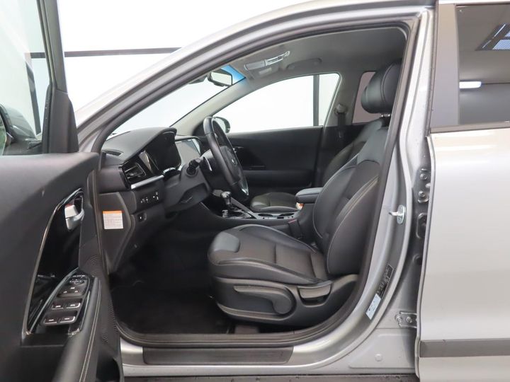 Photo 4 VIN: KNACC81CGM5468170 - KIA NIRO 