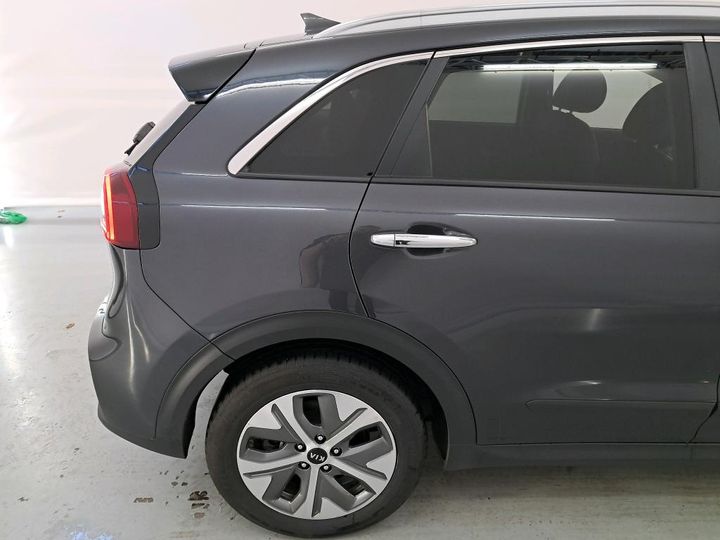 Photo 9 VIN: KNACC81GFK5006479 - KIA NIRO 