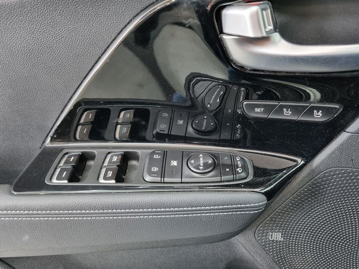 Photo 9 VIN: KNACC81GFK5008516 - KIA E-NIRO 