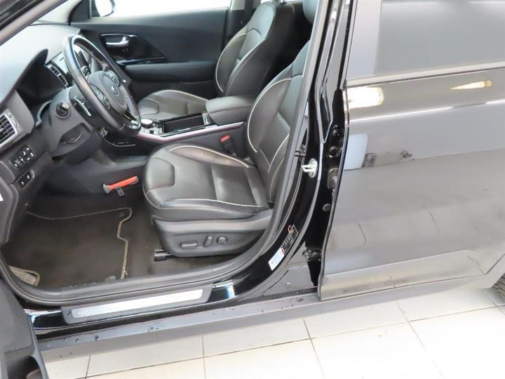 Photo 18 VIN: KNACC81GFK5012919 - KIA NIRO EV 