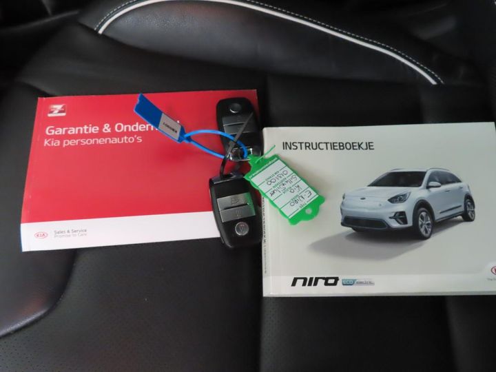 Photo 11 VIN: KNACC81GFK5013100 - KIA NIRO 