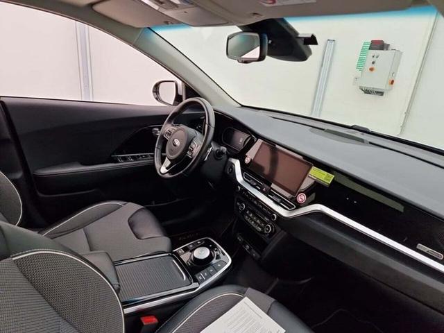 Photo 2 VIN: KNACC81GFM5065561 - KIA E-NIRO 