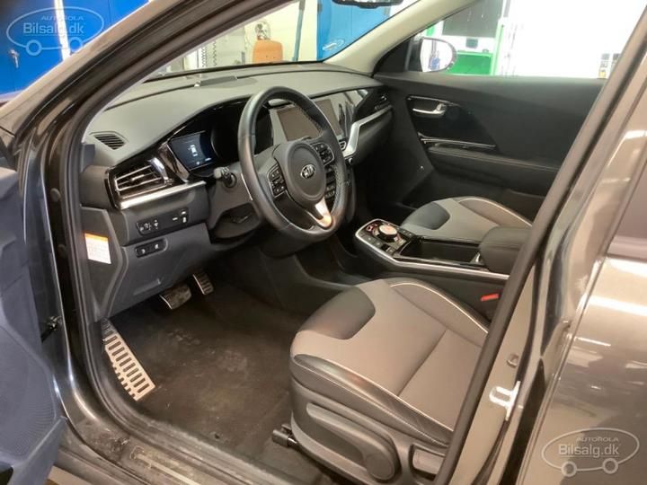 Photo 13 VIN: KNACC81GFM5069994 - KIA NIRO SUV 