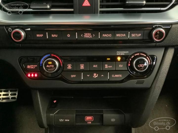 Photo 8 VIN: KNACC81GFM5070445 - KIA NIRO SUV 