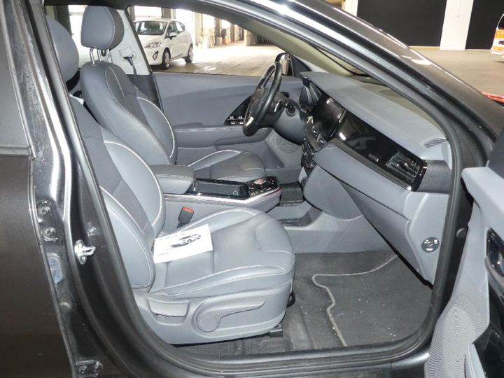 Photo 6 VIN: KNACC81GFM5078850 - KIA NIRO E 