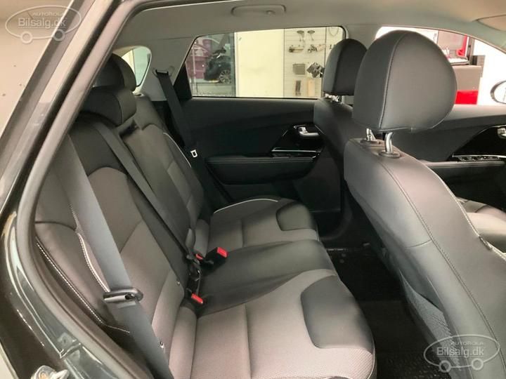 Photo 8 VIN: KNACC81GFM5088555 - KIA NIRO SUV 