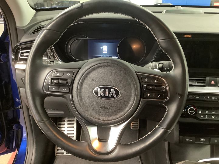 Photo 11 VIN: KNACC81GFM5099631 - KIA NIRO 